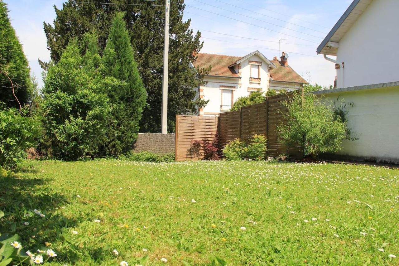 Charmante Maison Bourguignonne Avec Grand Jardin Et Parking Монбар Экстерьер фото