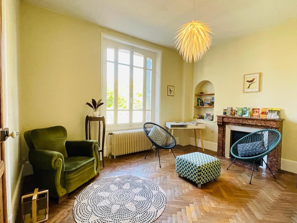 Charmante Maison Bourguignonne Avec Grand Jardin Et Parking Монбар Экстерьер фото